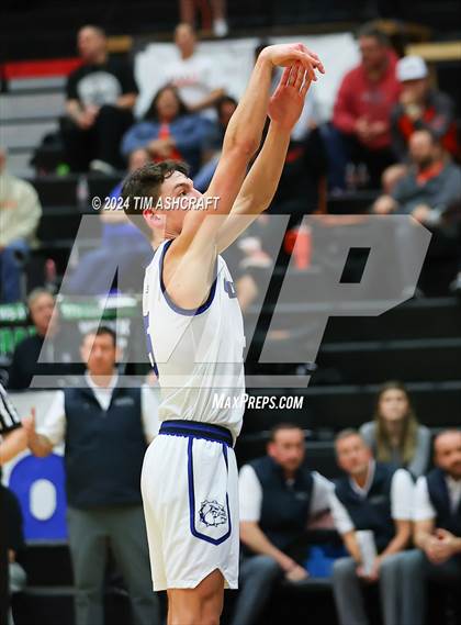 Thumbnail 1 in Columbus East vs Columbus North (IHSAA 4A Section 14 Round 1) photogallery.