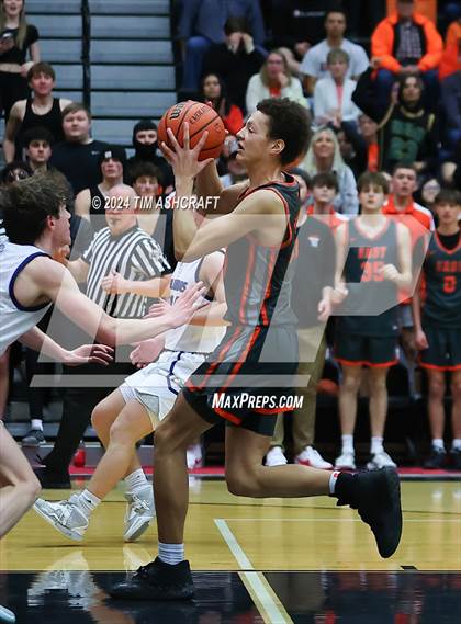 Thumbnail 3 in Columbus East vs Columbus North (IHSAA 4A Section 14 Round 1) photogallery.