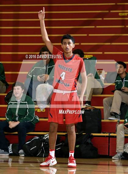 Thumbnail 1 in Modesto Christian vs. Jesuit (Fr. Barry Christmas Classic) photogallery.