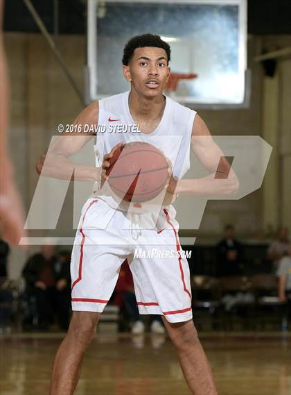 Thumbnail 2 in Modesto Christian vs. Jesuit (Fr. Barry Christmas Classic) photogallery.