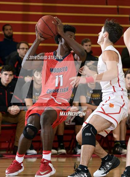 Thumbnail 1 in Modesto Christian vs. Jesuit (Fr. Barry Christmas Classic) photogallery.