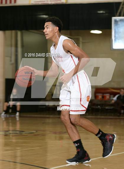 Thumbnail 2 in Modesto Christian vs. Jesuit (Fr. Barry Christmas Classic) photogallery.