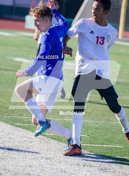 Thumbnail 3 in Bishop Amat vs Hawthorne photogallery.
