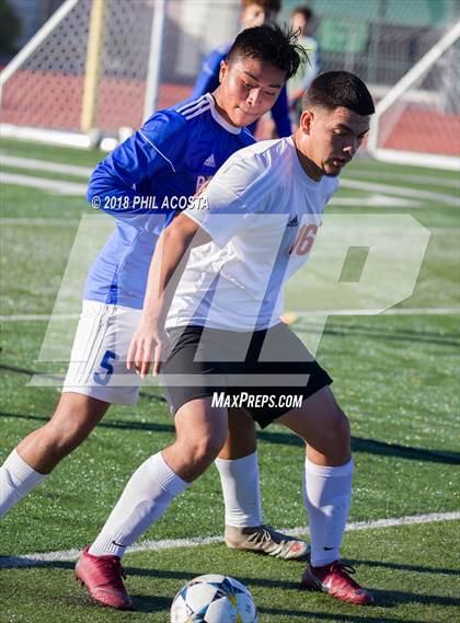 Thumbnail 2 in Bishop Amat vs Hawthorne photogallery.