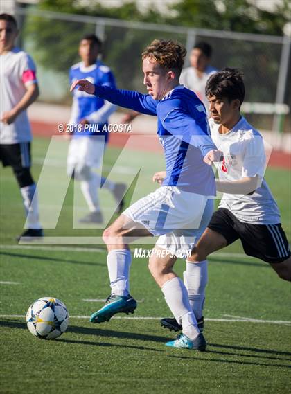 Thumbnail 1 in Bishop Amat vs Hawthorne photogallery.