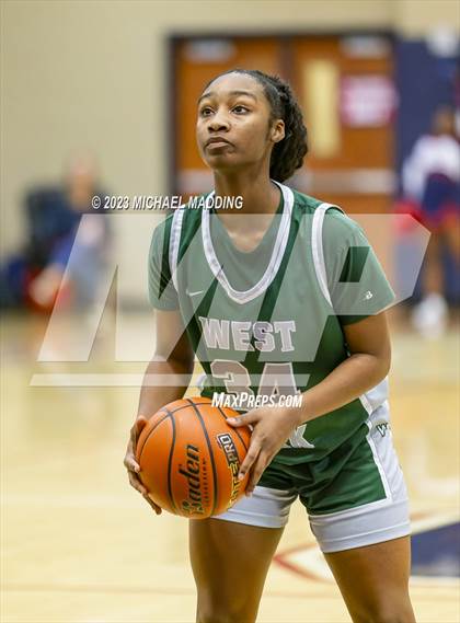 Thumbnail 2 in Hardin-Jefferson vs West Fork photogallery.