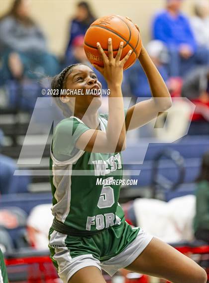 Thumbnail 2 in Hardin-Jefferson vs West Fork photogallery.