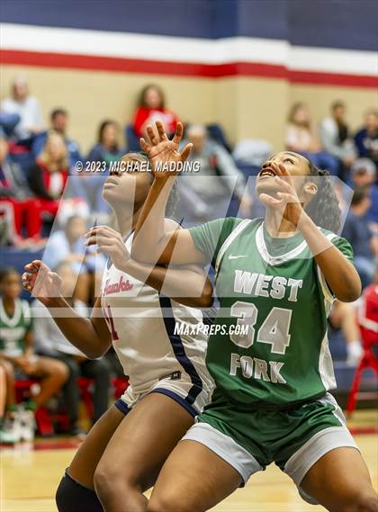 Thumbnail 3 in Hardin-Jefferson vs West Fork photogallery.