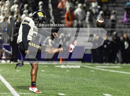 Thumbnail 2 in Brownsburg vs Warren Central (IHSAA 6A Semifinal) photogallery.