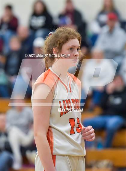 Thumbnail 2 in Illini Bluffs vs. Havana (IHSA 1A Regional Final) photogallery.