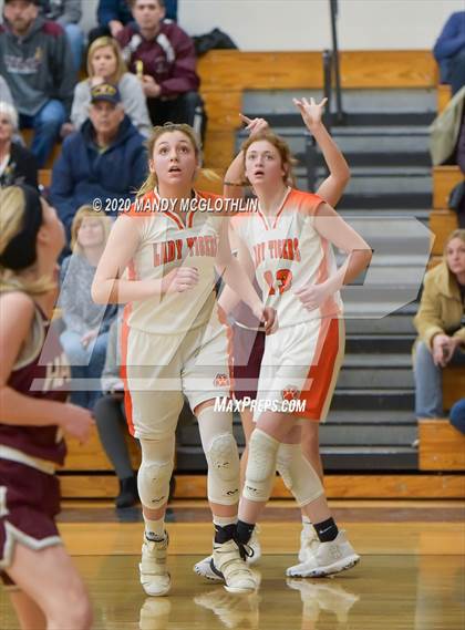Thumbnail 1 in Illini Bluffs vs. Havana (IHSA 1A Regional Final) photogallery.