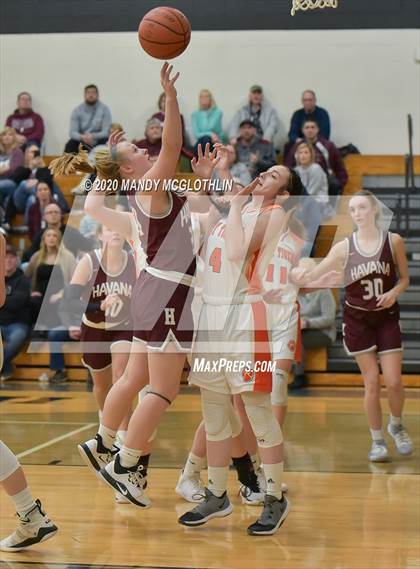 Thumbnail 2 in Illini Bluffs vs. Havana (IHSA 1A Regional Final) photogallery.
