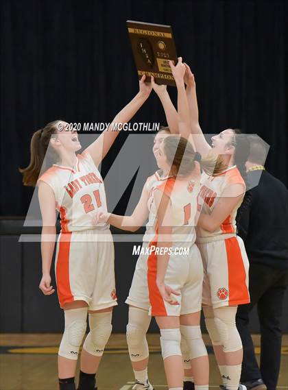 Thumbnail 1 in Illini Bluffs vs. Havana (IHSA 1A Regional Final) photogallery.