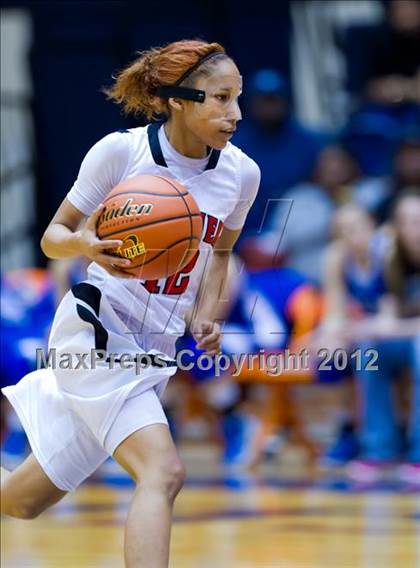 Thumbnail 1 in Del Rio vs. Wagner (UIL 5A Regional Semifinal) photogallery.
