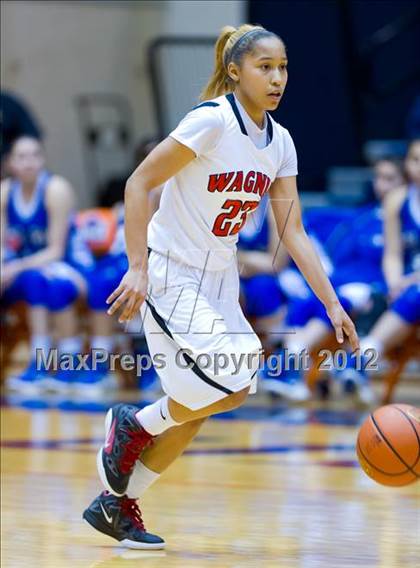 Thumbnail 3 in Del Rio vs. Wagner (UIL 5A Regional Semifinal) photogallery.