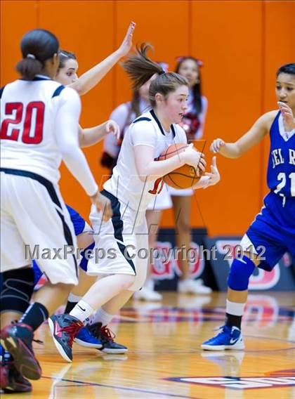 Thumbnail 2 in Del Rio vs. Wagner (UIL 5A Regional Semifinal) photogallery.