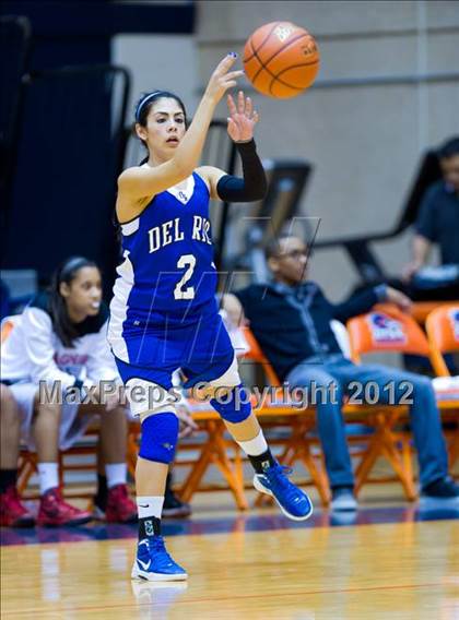 Thumbnail 3 in Del Rio vs. Wagner (UIL 5A Regional Semifinal) photogallery.