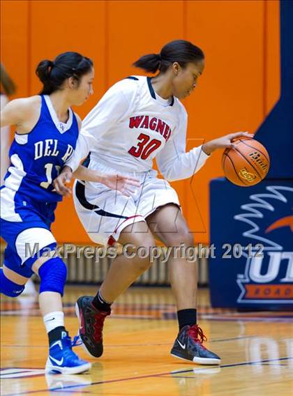 Thumbnail 1 in Del Rio vs. Wagner (UIL 5A Regional Semifinal) photogallery.