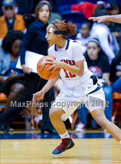 Thumbnail 1 in Del Rio vs. Wagner (UIL 5A Regional Semifinal) photogallery.