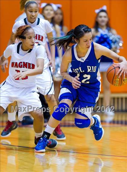 Thumbnail 1 in Del Rio vs. Wagner (UIL 5A Regional Semifinal) photogallery.