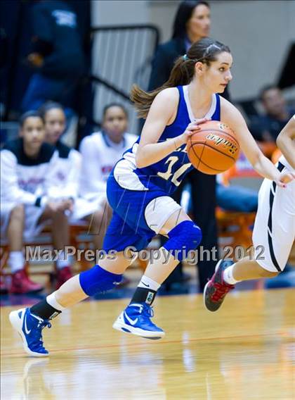 Thumbnail 2 in Del Rio vs. Wagner (UIL 5A Regional Semifinal) photogallery.