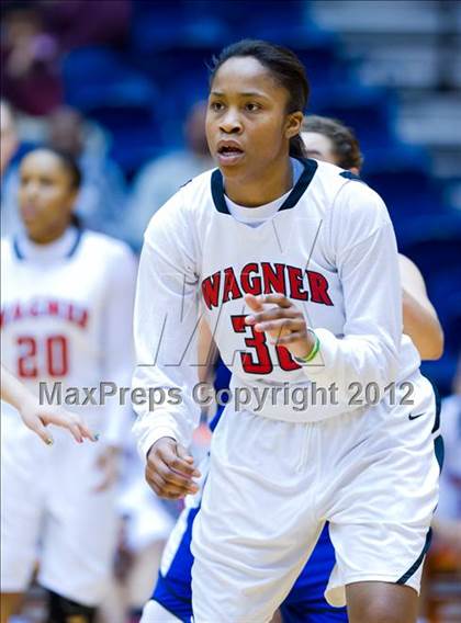 Thumbnail 3 in Del Rio vs. Wagner (UIL 5A Regional Semifinal) photogallery.