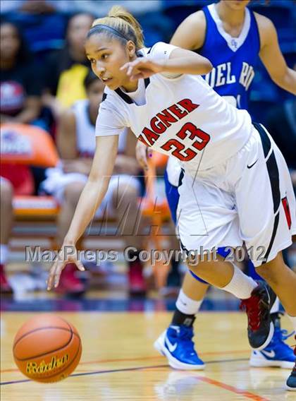 Thumbnail 1 in Del Rio vs. Wagner (UIL 5A Regional Semifinal) photogallery.