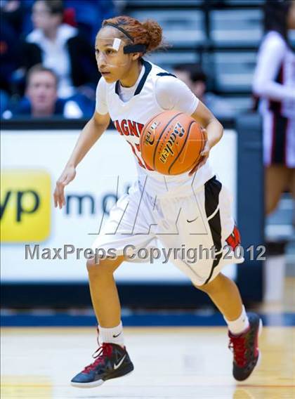Thumbnail 2 in Del Rio vs. Wagner (UIL 5A Regional Semifinal) photogallery.