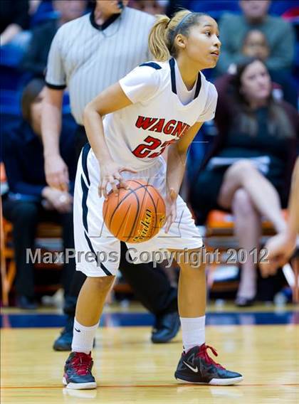 Thumbnail 1 in Del Rio vs. Wagner (UIL 5A Regional Semifinal) photogallery.