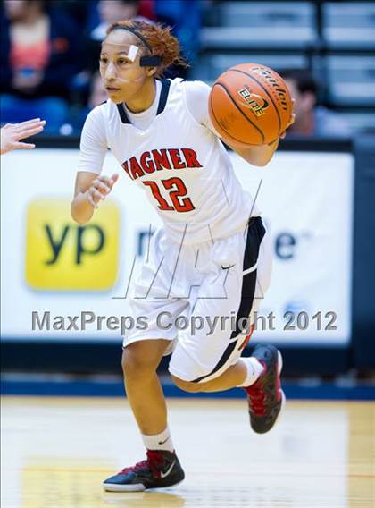 Thumbnail 3 in Del Rio vs. Wagner (UIL 5A Regional Semifinal) photogallery.