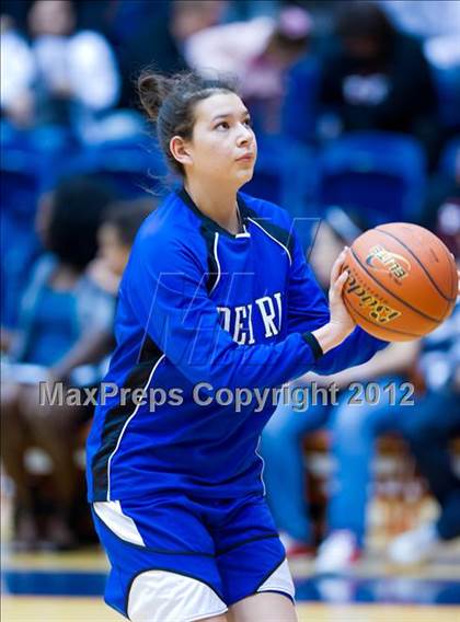 Thumbnail 2 in Del Rio vs. Wagner (UIL 5A Regional Semifinal) photogallery.