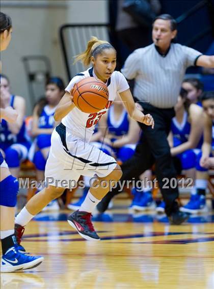 Thumbnail 1 in Del Rio vs. Wagner (UIL 5A Regional Semifinal) photogallery.