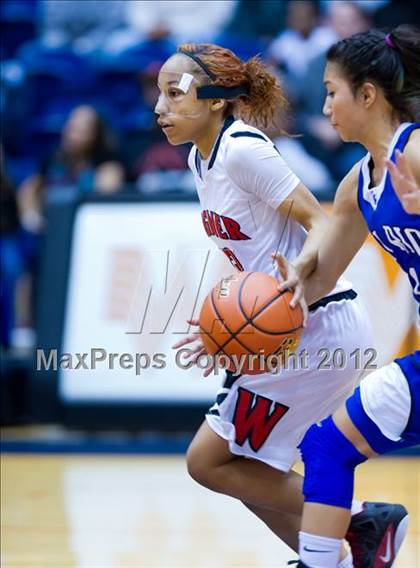 Thumbnail 3 in Del Rio vs. Wagner (UIL 5A Regional Semifinal) photogallery.