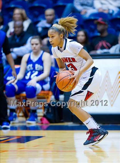 Thumbnail 1 in Del Rio vs. Wagner (UIL 5A Regional Semifinal) photogallery.