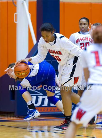 Thumbnail 3 in Del Rio vs. Wagner (UIL 5A Regional Semifinal) photogallery.