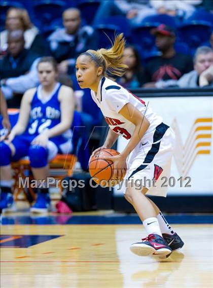 Thumbnail 2 in Del Rio vs. Wagner (UIL 5A Regional Semifinal) photogallery.
