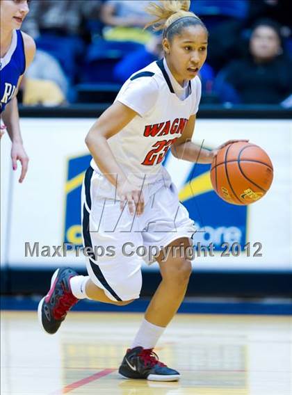 Thumbnail 3 in Del Rio vs. Wagner (UIL 5A Regional Semifinal) photogallery.