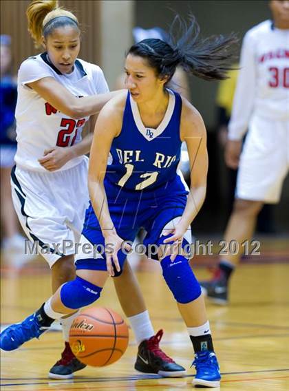 Thumbnail 3 in Del Rio vs. Wagner (UIL 5A Regional Semifinal) photogallery.
