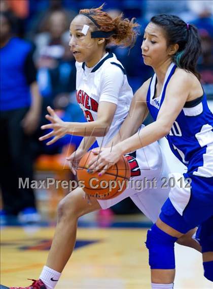 Thumbnail 1 in Del Rio vs. Wagner (UIL 5A Regional Semifinal) photogallery.