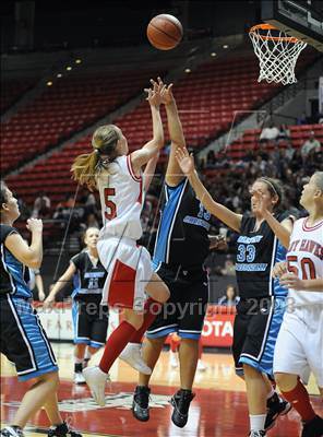 Thumbnail 2 in Calvin Christian vs. Escondido Adventist Academy (CIF SDS D5 Final) photogallery.