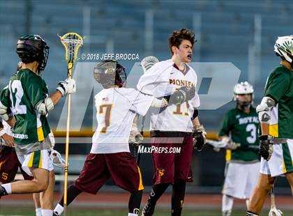 Thumbnail 3 in Royal @ Simi Valley photogallery.
