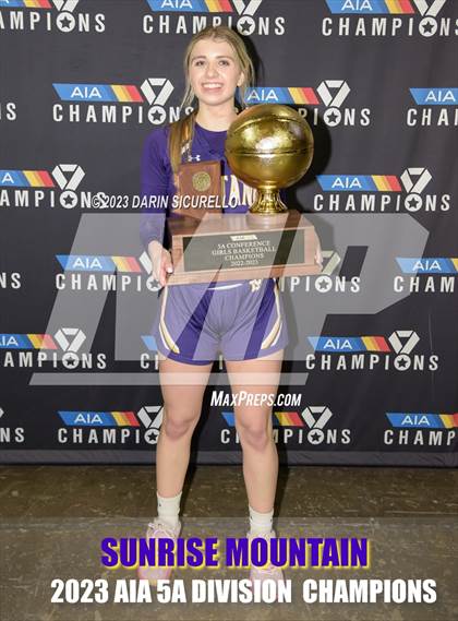 Thumbnail 2 in Sunrise Mountain vs Canyon View (AIA 5A Final Awards) photogallery.