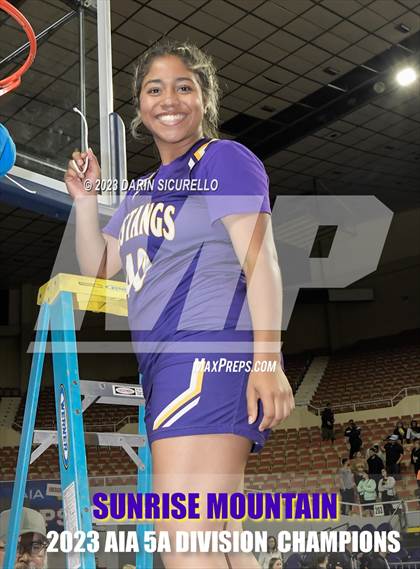 Thumbnail 3 in Sunrise Mountain vs Canyon View (AIA 5A Final Awards) photogallery.