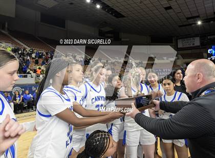 Thumbnail 2 in Sunrise Mountain vs Canyon View (AIA 5A Final Awards) photogallery.