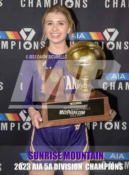 Thumbnail 1 in Sunrise Mountain vs Canyon View (AIA 5A Final Awards) photogallery.