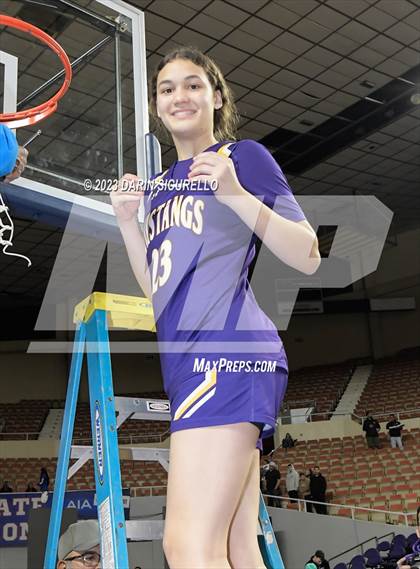 Thumbnail 2 in Sunrise Mountain vs Canyon View (AIA 5A Final Awards) photogallery.
