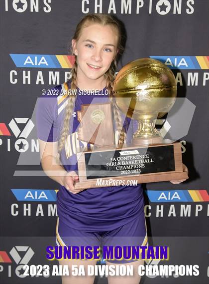 Thumbnail 1 in Sunrise Mountain vs Canyon View (AIA 5A Final Awards) photogallery.