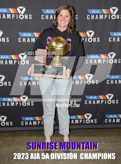 Thumbnail 2 in Sunrise Mountain vs Canyon View (AIA 5A Final Awards) photogallery.