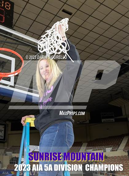 Thumbnail 3 in Sunrise Mountain vs Canyon View (AIA 5A Final Awards) photogallery.
