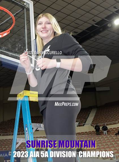 Thumbnail 1 in Sunrise Mountain vs Canyon View (AIA 5A Final Awards) photogallery.